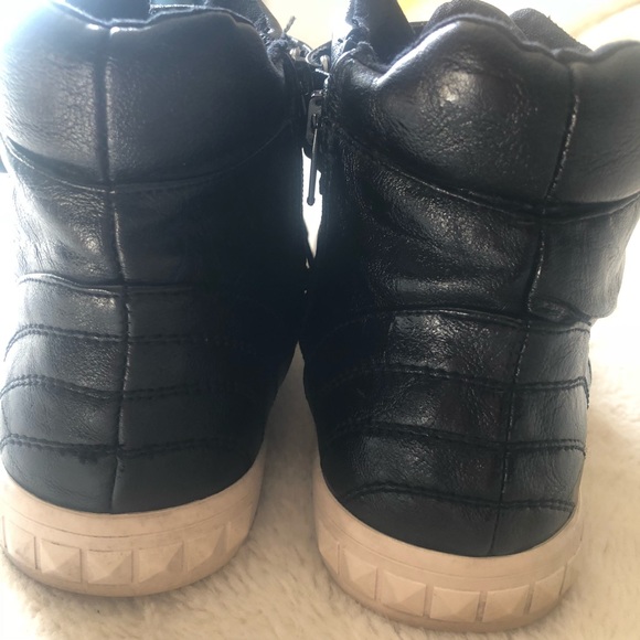 G by Guess black leather high tops size 8M nice - Picture 4 of 8